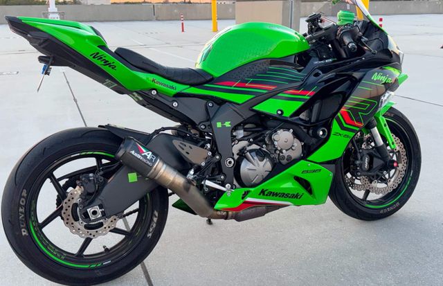 2023 Kawasaki Ninja ZX-6R KRT  | Dania Beach, Florida | Top Gear Inc.