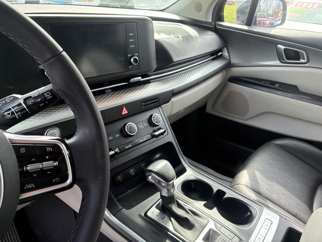 2023 Kia Carnival LX