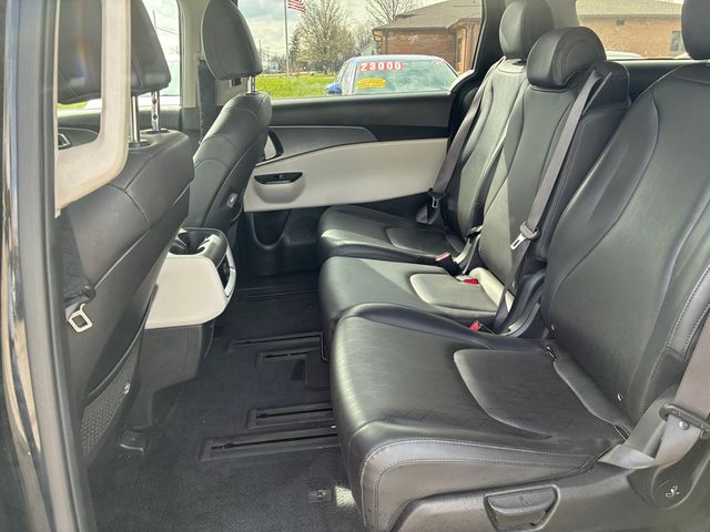 2023 Kia Carnival LX