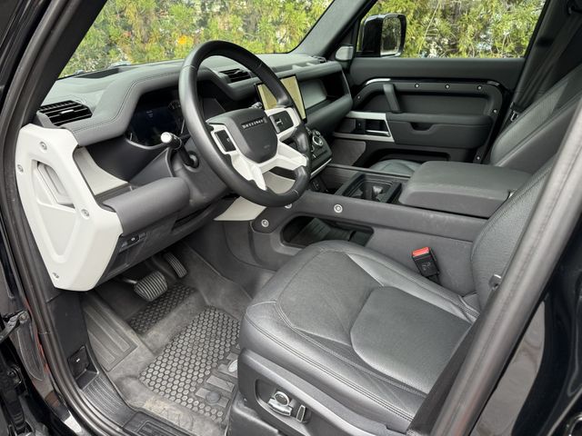 2023 Land Rover Defender 130 SE