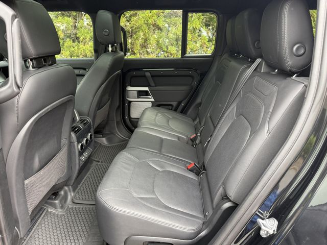 2023 Land Rover Defender 130 SE