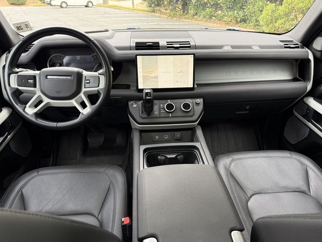 2023 Land Rover Defender 130 SE