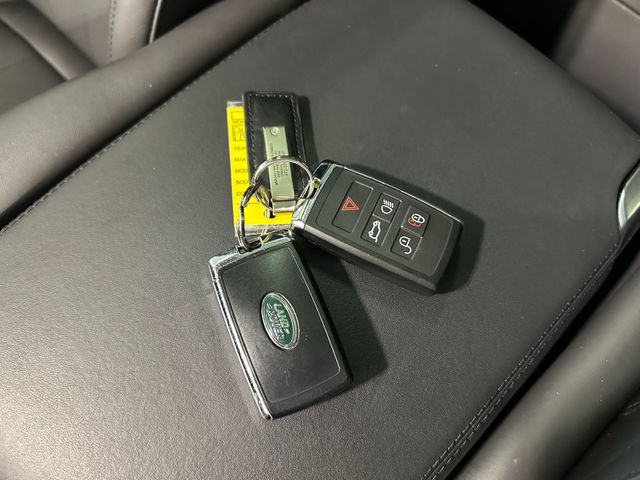 2023 Land Rover Range Rover SE AWD Shadow Exterior Pack 22" Gloss Black Win... | Irving, Texas | Hopper Motorplex 2023 Land Rover Range Rover SE AWD Shadow Exterior Pack 22" Gloss Black Win... | Irving, Texas | Hopper Motorplex