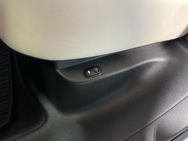 2023 Land Rover Range Rover Velar R-Dynamic S MHEV | Irving, Texas | Hopper Motorplex 2023 Land Rover Range Rover Velar R-Dynamic S MHEV | Irving, Texas | Hopper Motorplex