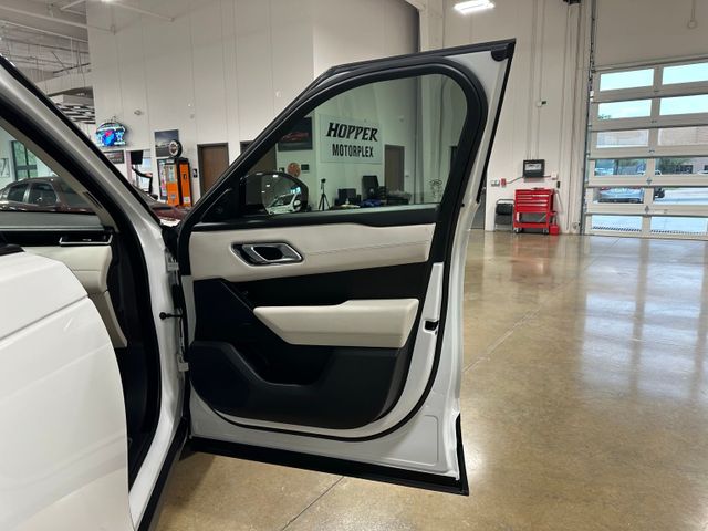 2023 Land Rover Range Rover Velar R-Dynamic S MHEV | Irving, Texas | Hopper Motorplex 2023 Land Rover Range Rover Velar R-Dynamic S MHEV | Irving, Texas | Hopper Motorplex