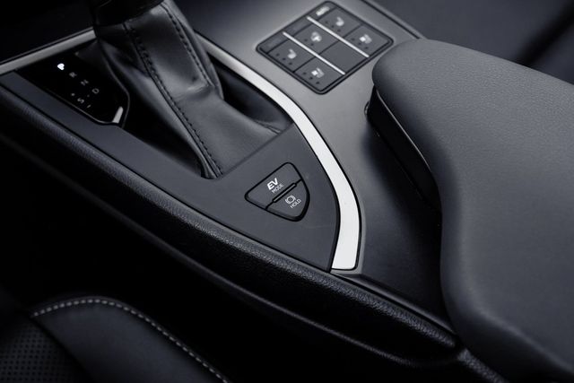 2023 Lexus UX 250h Premium 2023 Lexus UX 250h Premium