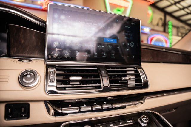 2023 Lincoln Navigator L Reserve | Addison, TX | Mr Car Guys 2023 Lincoln Navigator L Reserve | Addison, TX | Mr Car Guys