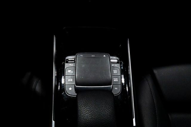 2023 Mercedes-Benz GLB 250