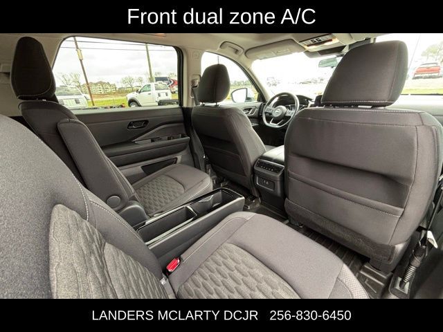 2023 Nissan Pathfinder SV