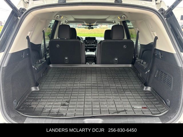 2023 Nissan Pathfinder SV