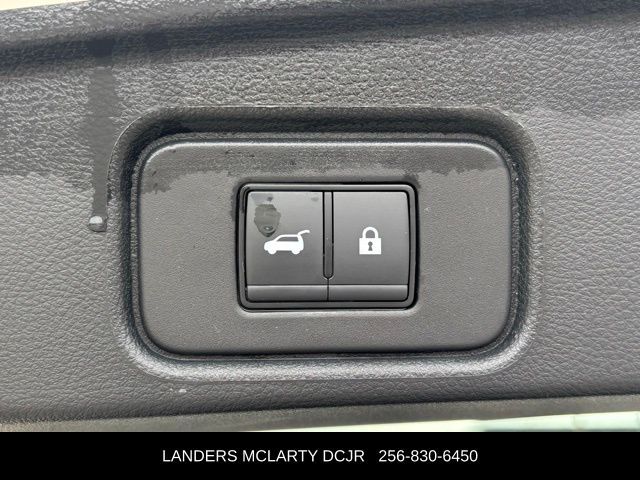 2023 Nissan Pathfinder SV