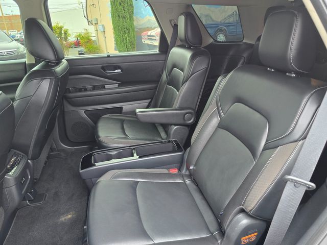 2023 Nissan Pathfinder SL 2023 Nissan Pathfinder SL