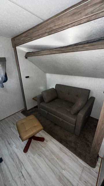 2023 Palomino Solaire 320TSBH