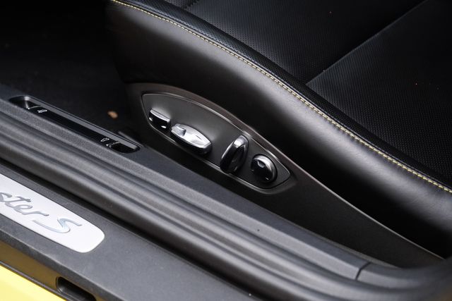 2023 Porsche 718 Boxster S AUTO,PREM PKG,BACK-UP CAM,20IN WHLS,4k | Carrollton, TX | Texas Vehicle Exchange 2023 Porsche 718 Boxster S AUTO,PREM PKG,BACK-UP CAM,20IN WHLS,4k | Carrollton, TX | Texas Vehicle Exchange