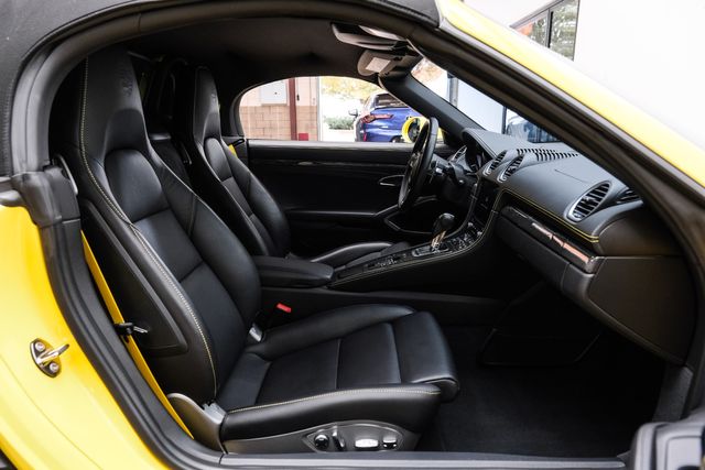 2023 Porsche 718 Boxster S AUTO,PREM PKG,BACK-UP CAM,20IN WHLS,4k | Carrollton, TX | Texas Vehicle Exchange 2023 Porsche 718 Boxster S AUTO,PREM PKG,BACK-UP CAM,20IN WHLS,4k | Carrollton, TX | Texas Vehicle Exchange