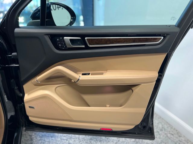 2023 Porsche Cayenne Platinum Edition | Longwood, FL | Millenia Motors 2023 Porsche Cayenne Platinum Edition | Longwood, FL | Millenia Motors