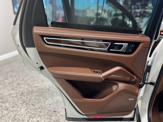 2023 Porsche Cayenne Platinum Edition | Longwood, FL | Millenia Motors