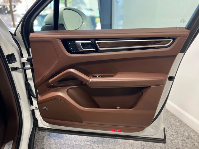 2023 Porsche Cayenne Platinum Edition | Longwood, FL | Millenia Motors
