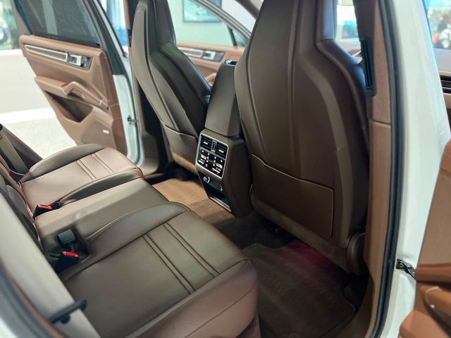 2023 Porsche Cayenne Platinum Edition | Longwood, FL | Millenia Motors 2023 Porsche Cayenne Platinum Edition | Longwood, FL | Millenia Motors