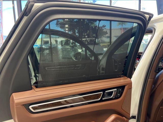 2023 Porsche Cayenne Platinum Edition | Longwood, FL | Millenia Motors