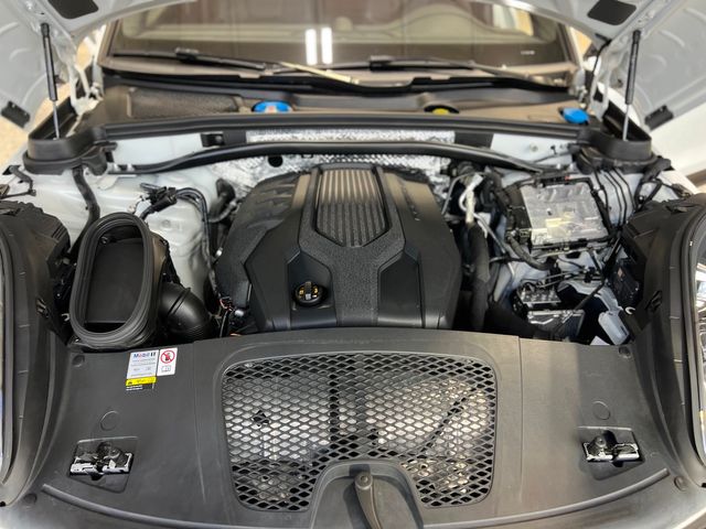 2023 Porsche Macan Base | Longwood, FL | Millenia Motors 2023 Porsche Macan Base | Longwood, FL | Millenia Motors