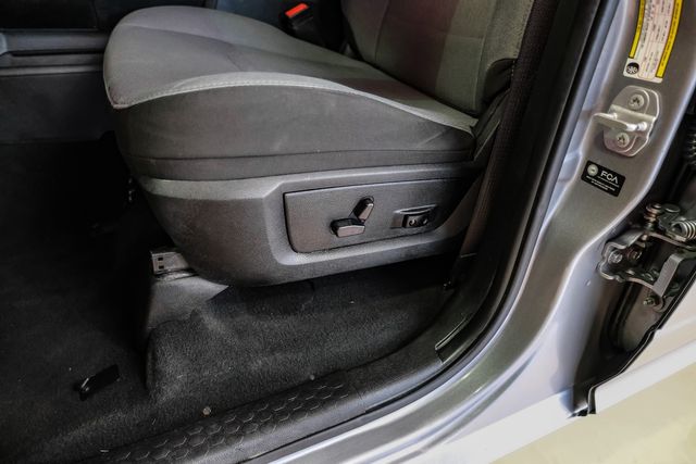 2023 Ram 1500 Classic SLT 2023 Ram 1500 Classic SLT