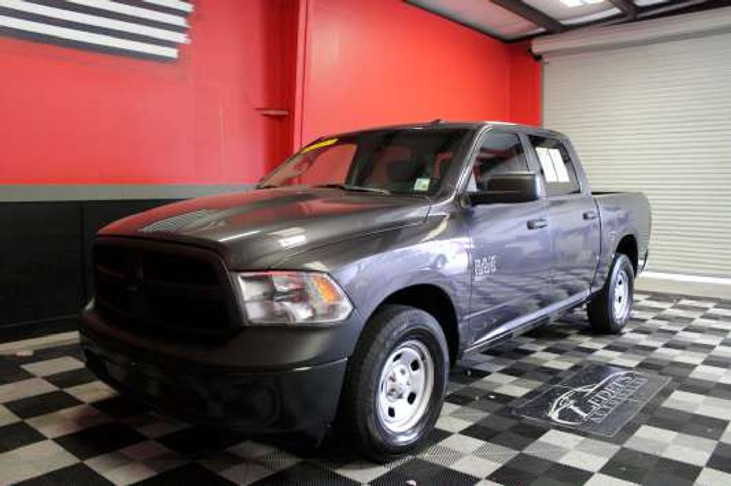 2023 Ram 1500 Classic Express - 8