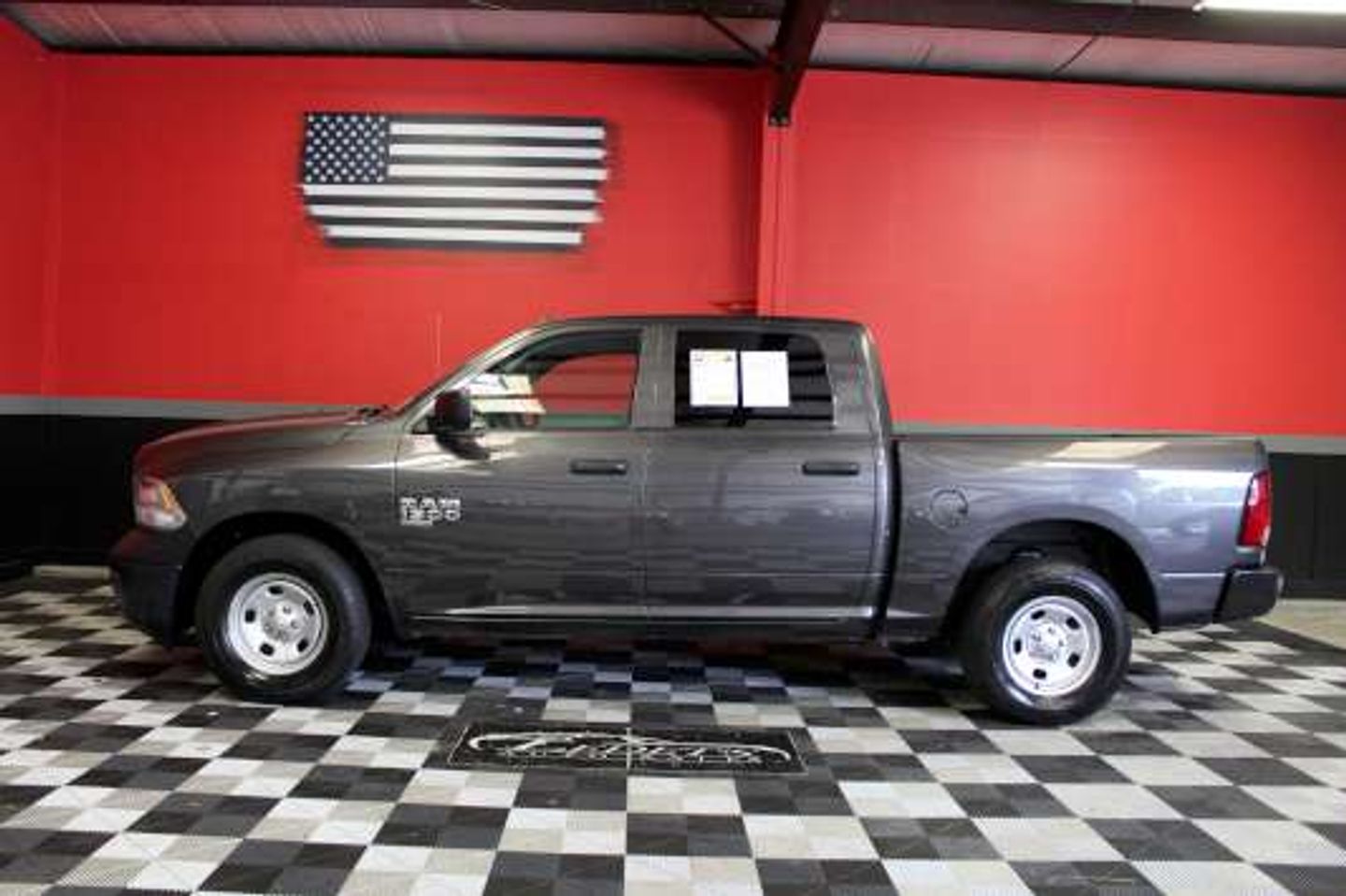 2023 Ram 1500 Classic Express - 7