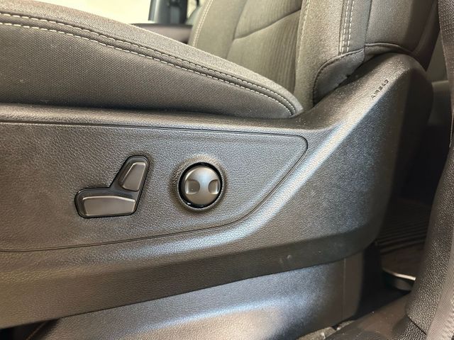 2023 Ram 1500 Big Horn/Lone Star 5.7 HEMI Level 1 Package