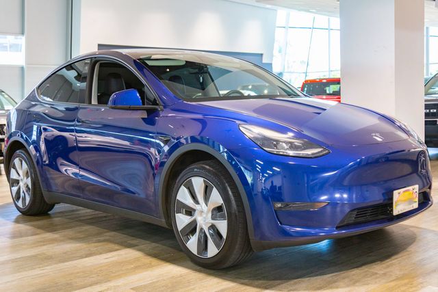 2023 Tesla Model Y at Autosource, photo 2