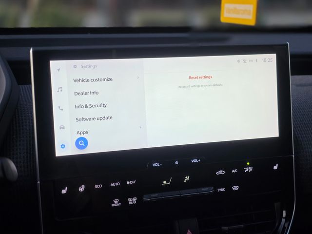 2023 Toyota bZ4X XLE | Reseda, CA | Angeles Auto Alliance