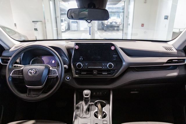 2023 Toyota Highlander 3rd row LE