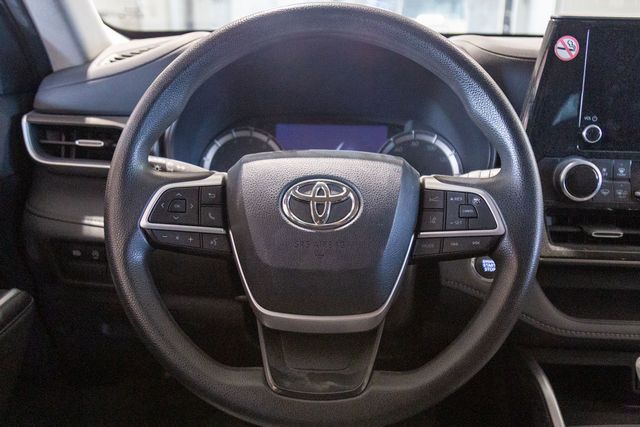 2023 Toyota Highlander 3rd row LE