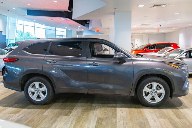 2023 Toyota Highlander 3rd row LE