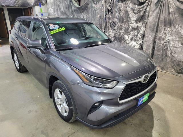 2023 Toyota Highlander LE  AWD  Seats 8 - Warranty -Transparent Price - | Dickinson, ND | Autorama Auto Sales and Rentals