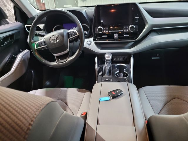 2023 Toyota Highlander LE AWD Seats 8 - Warranty -Transparent Price - | Dickinson, ND | Autorama Auto Sales and Rentals 2023 Toyota Highlander LE AWD Seats 8 - Warranty -Transparent Price - | Dickinson, ND | Autorama Auto Sales and Rentals