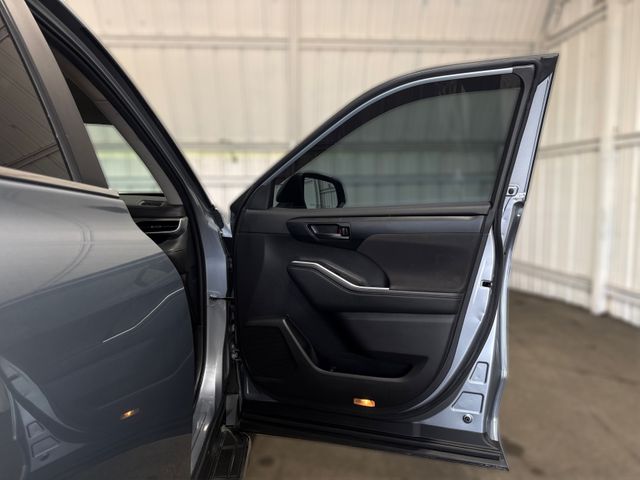 2023 Toyota Highlander LE 2023 Toyota Highlander LE