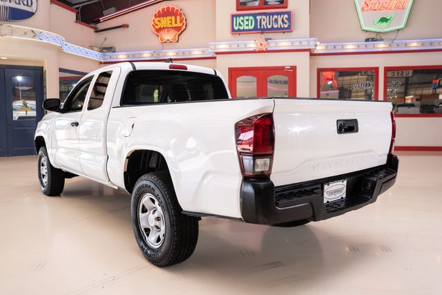 2023 Toyota Tacoma SR 2023 Toyota Tacoma SR