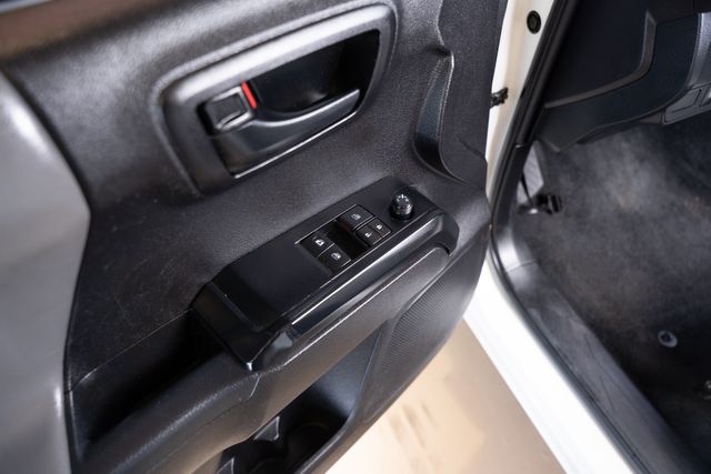 2023 Toyota Tacoma SR 2023 Toyota Tacoma SR