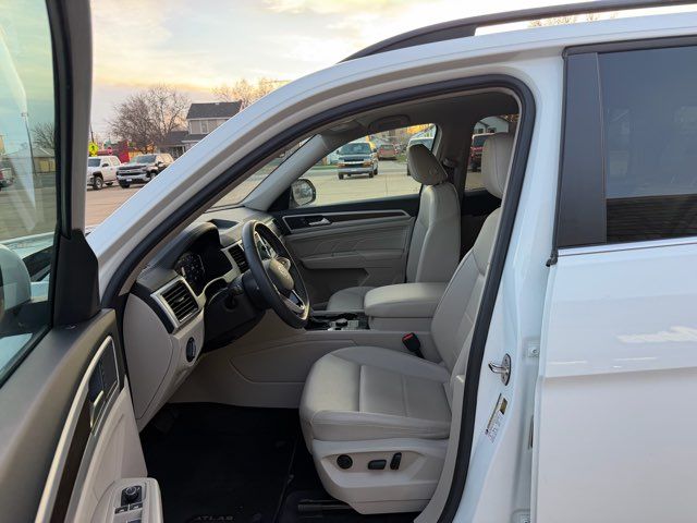 2023 Volkswagen Atlas SE 4Motion | Dickinson, ND | Heiser Motors 2023 Volkswagen Atlas SE 4Motion | Dickinson, ND | Heiser Motors