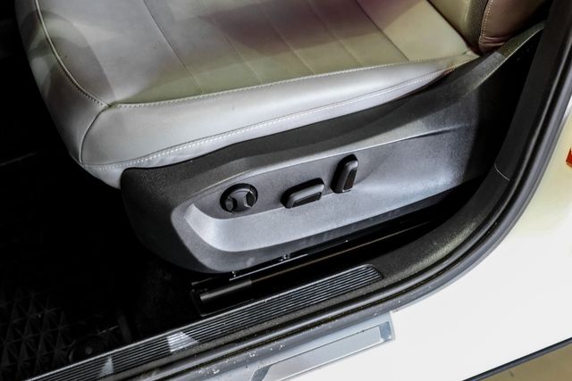 2023 Volkswagen Taos SE | New York, NY | Spincar Demo Account