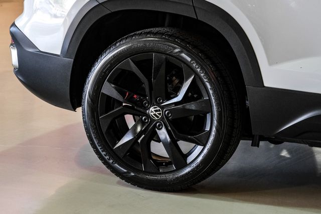 2023 Volkswagen Taos SE | New York, NY | Spincar Demo Account