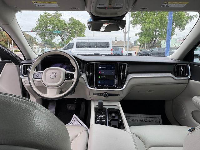 2023 Volvo S60 B5 Plus Dark Theme