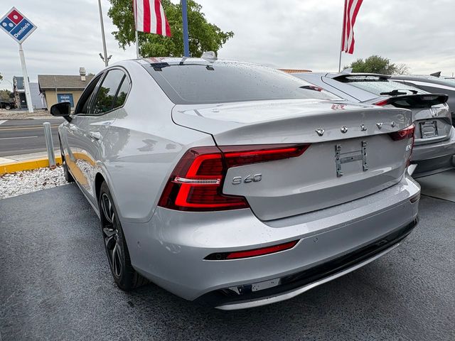 2023 Volvo S60 B5 Plus Dark Theme