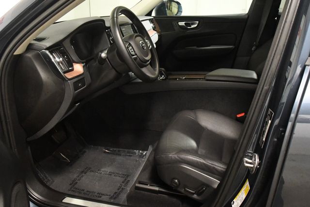 2023 Volvo XC60 B5 Plus Bright Theme | Branford, CT | Sound Auto Wholesalers 2023 Volvo XC60 B5 Plus Bright Theme | Branford, CT | Sound Auto Wholesalers