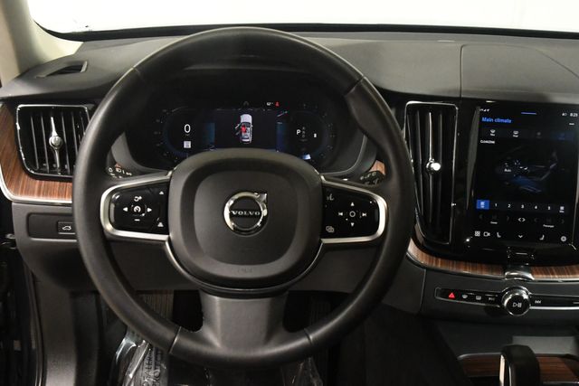 2023 Volvo XC60 B5 Plus Bright Theme | Branford, CT | Sound Auto Wholesalers 2023 Volvo XC60 B5 Plus Bright Theme | Branford, CT | Sound Auto Wholesalers