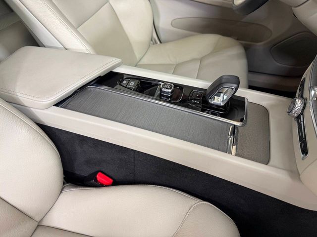 2023 Volvo XC60 B5 Plus Bright Theme | Houston, TX | Houston Auto Credit 2023 Volvo XC60 B5 Plus Bright Theme | Houston, TX | Houston Auto Credit