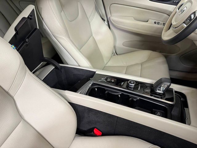 2023 Volvo XC60 B5 Plus Bright Theme | Houston, TX | Houston Auto Credit