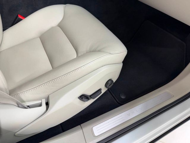 2023 Volvo XC60 B5 Plus Bright Theme | Houston, TX | Houston Auto Credit