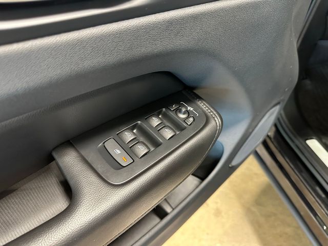 2023 Volvo XC60 B5 Core | Irving, Texas | Hopper Motorplex